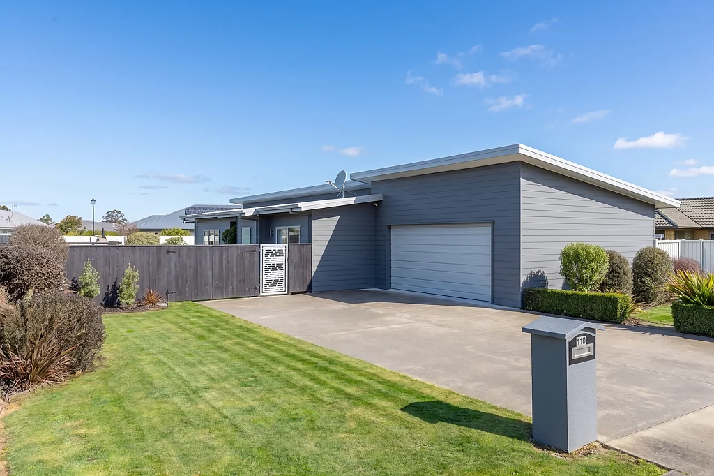 Solway 3 Bedroom Stunning in Solway Crescent