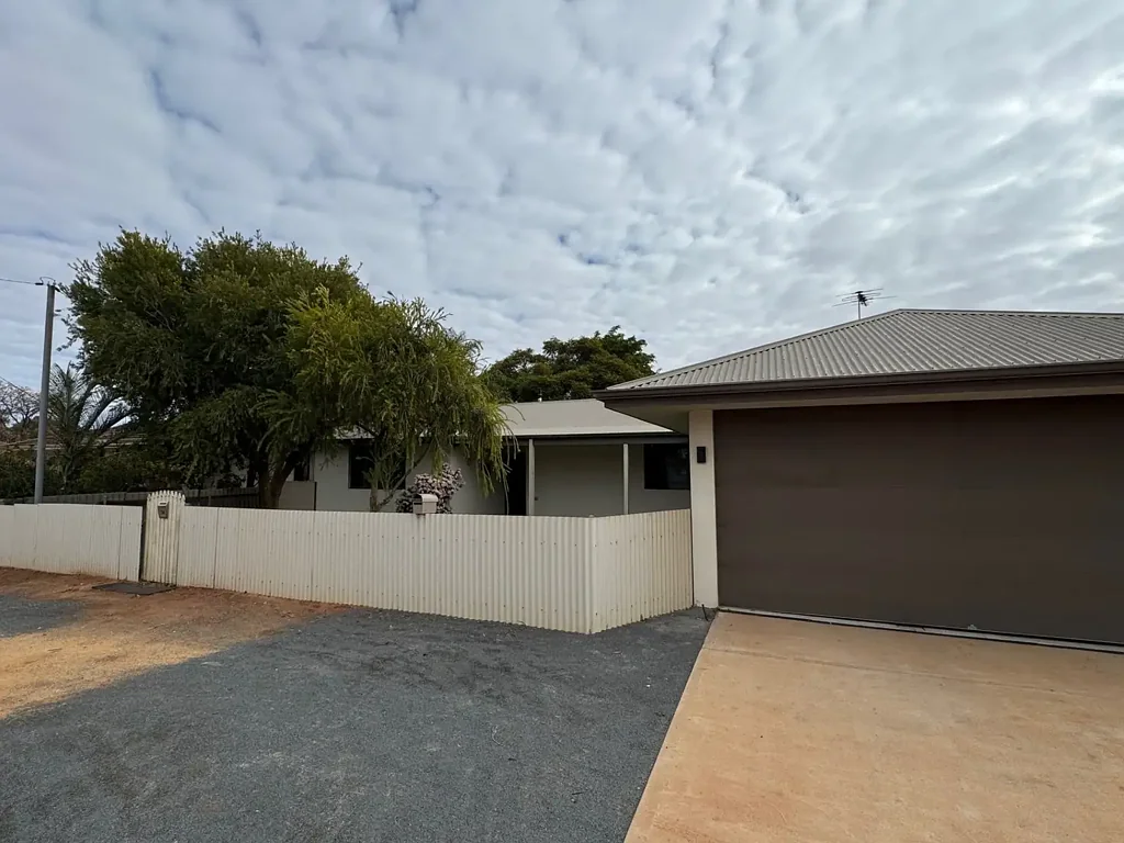 4x2 Family Home