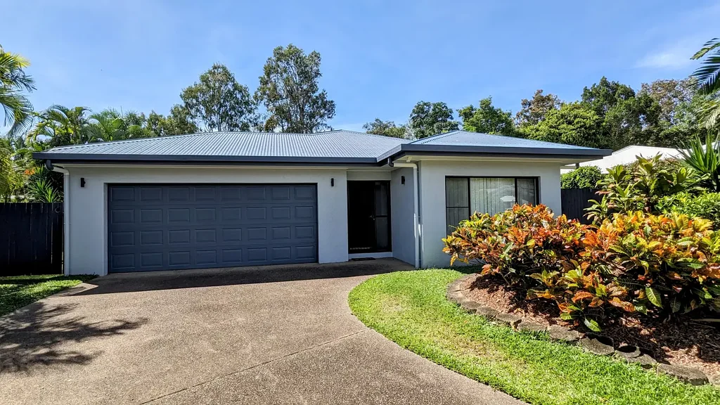 SPACIOUS HOME IN PORT GARDENS