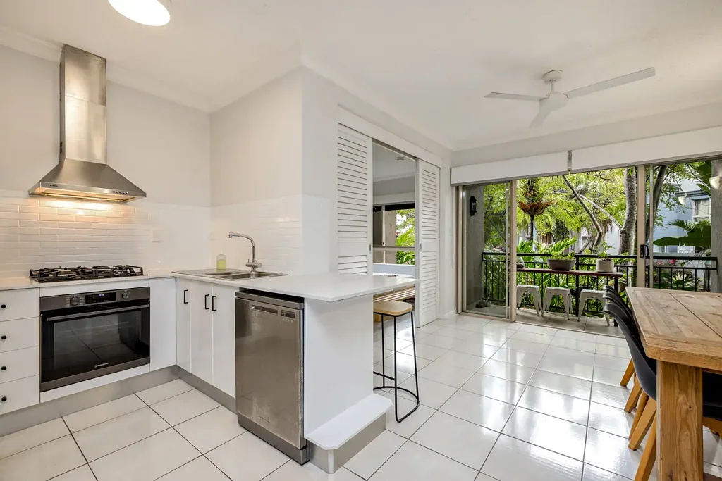 Cairns North 1ਬੈੱਡਰੂਮ LOW MAINTENANCE RESORT STYLE LIVING | EXQUISITE INTERNAL PRESENTATION