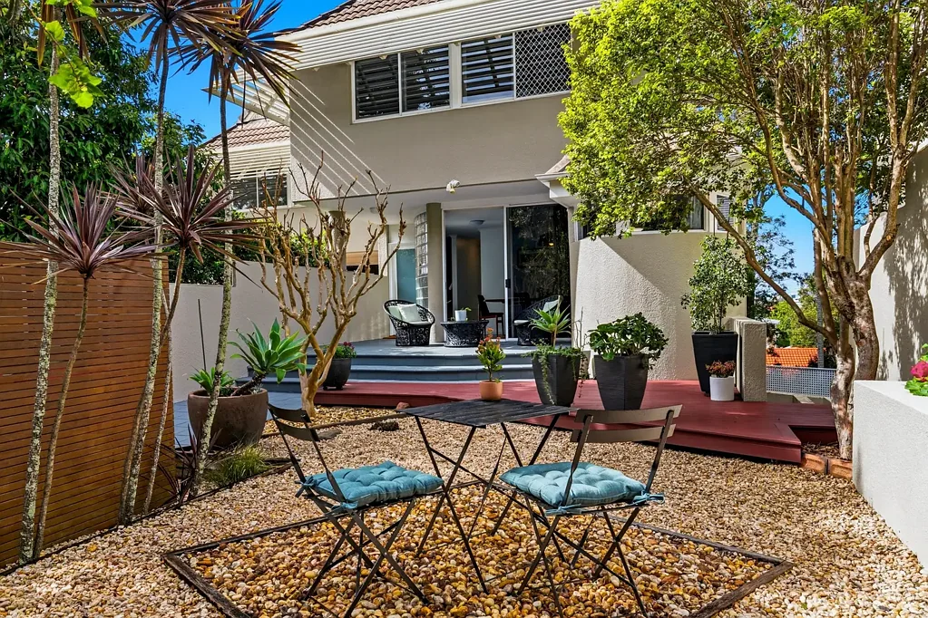 St Lucia 3ਬੈੱਡਰੂਮ Tranquil House-Sized Luxury - Price Guide $1.57m - $1.62m :: Act Now!
