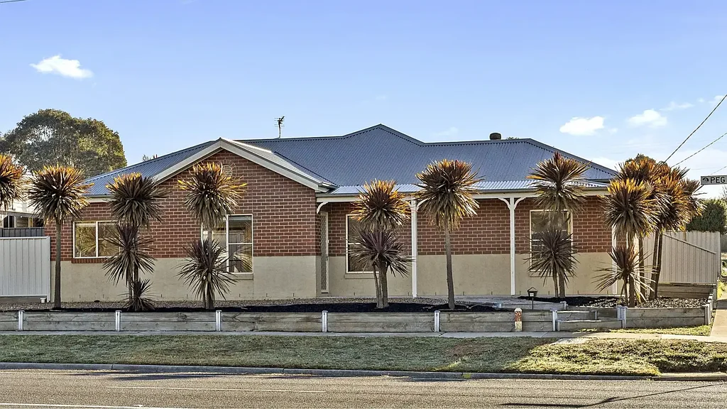 Eaglehawk 2 Bedroom Convenient Low Maintenance Living & Presented to Perfection