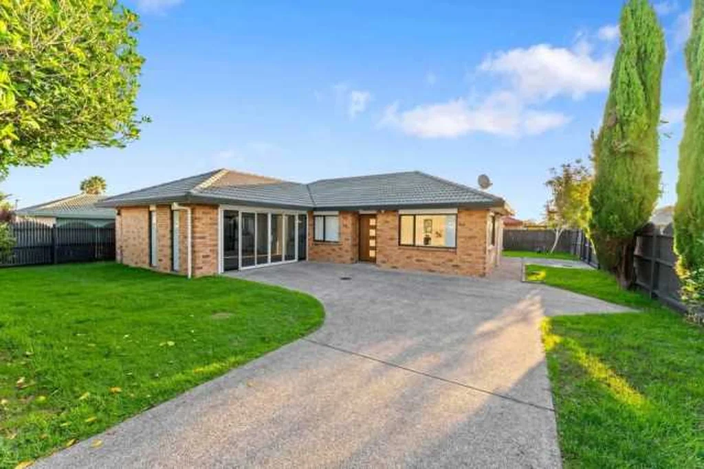 Auckland Central 3 Bedroom FOR SALE Renovated Brick & Tile in Weymouth