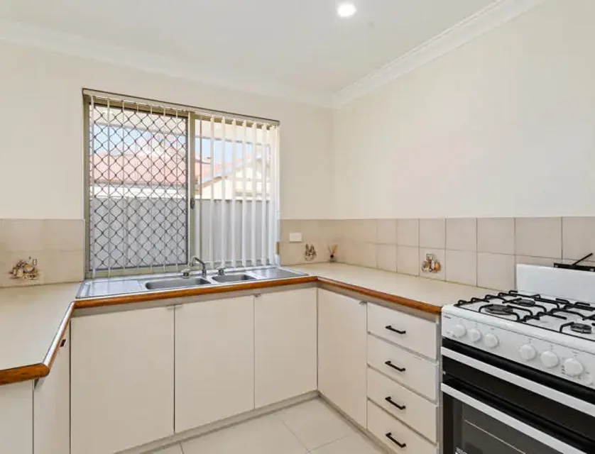4/19 Hamerlsey Street, Midland, WA 6056, 3 Bedrooms, 1 Bathrooms, House
