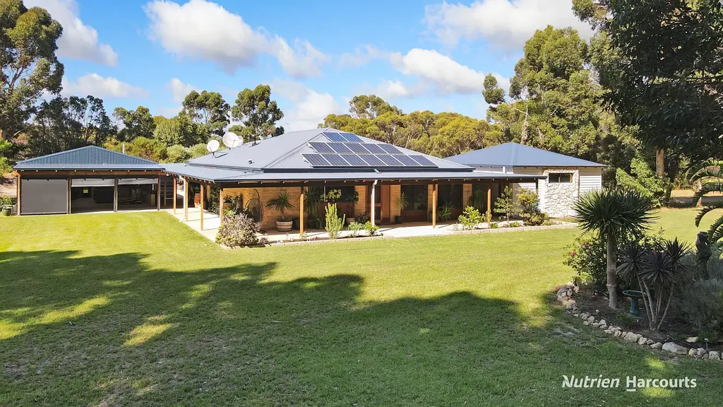 Pink Lake 6房  Stunning Mud Brick Homestead with Ultimate Lifestyle Appeal
