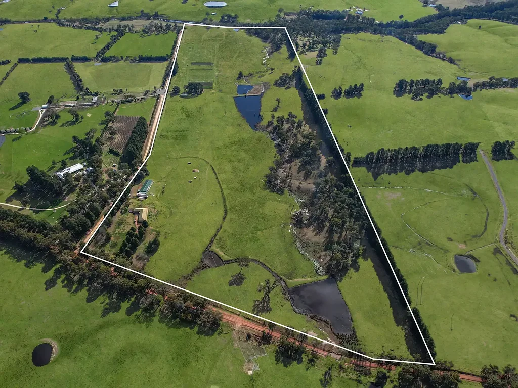 Paddys River Country Living on 100 Acres with Water Security