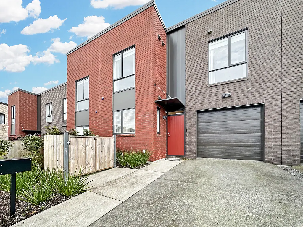 Modern Family Living Just Minutes from Auckland's Eastern Beaches
