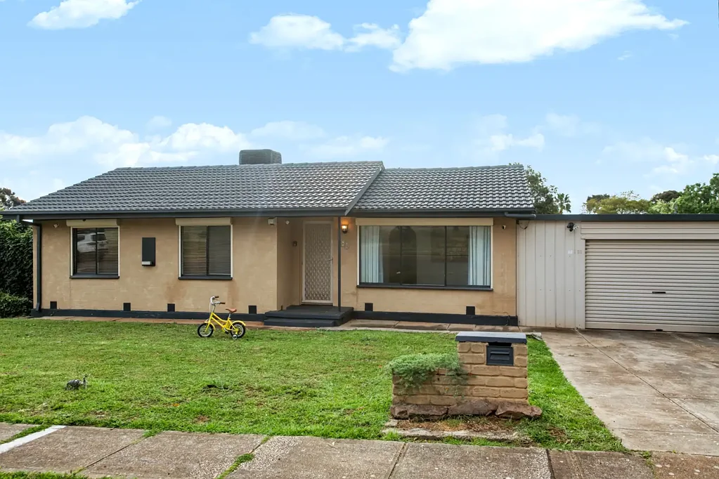 Elizabeth Downs 3कमरा Family Living in a Great Location!