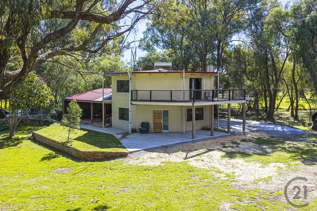 Lake Clifton 3房  Waterfront Acreage & Endless Potential