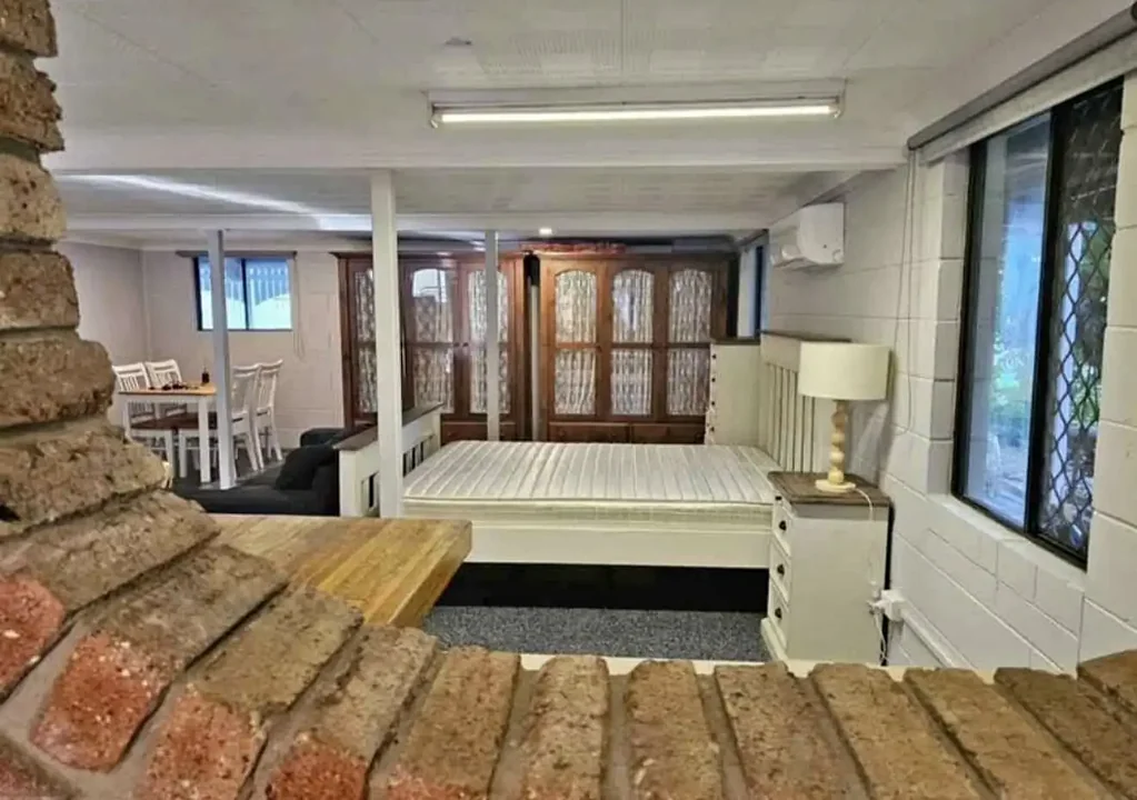 Fully Self-Contained Studio in the Sought-After Suburb of Silkstone