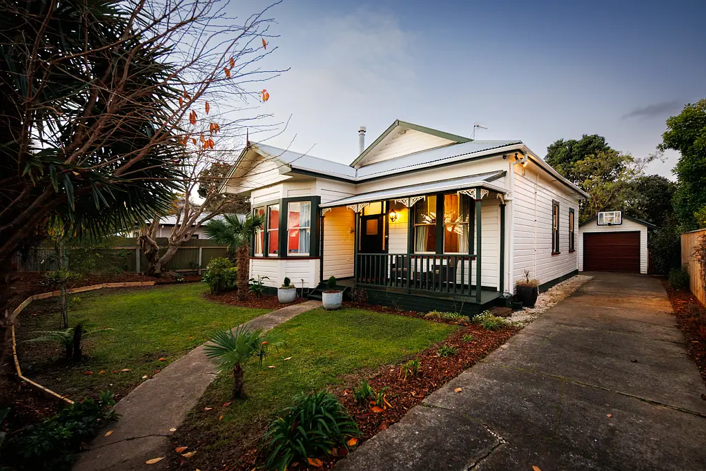Roslyn 3ਬੈੱਡਰੂਮ Charming Character Villa with Timeless Appeal