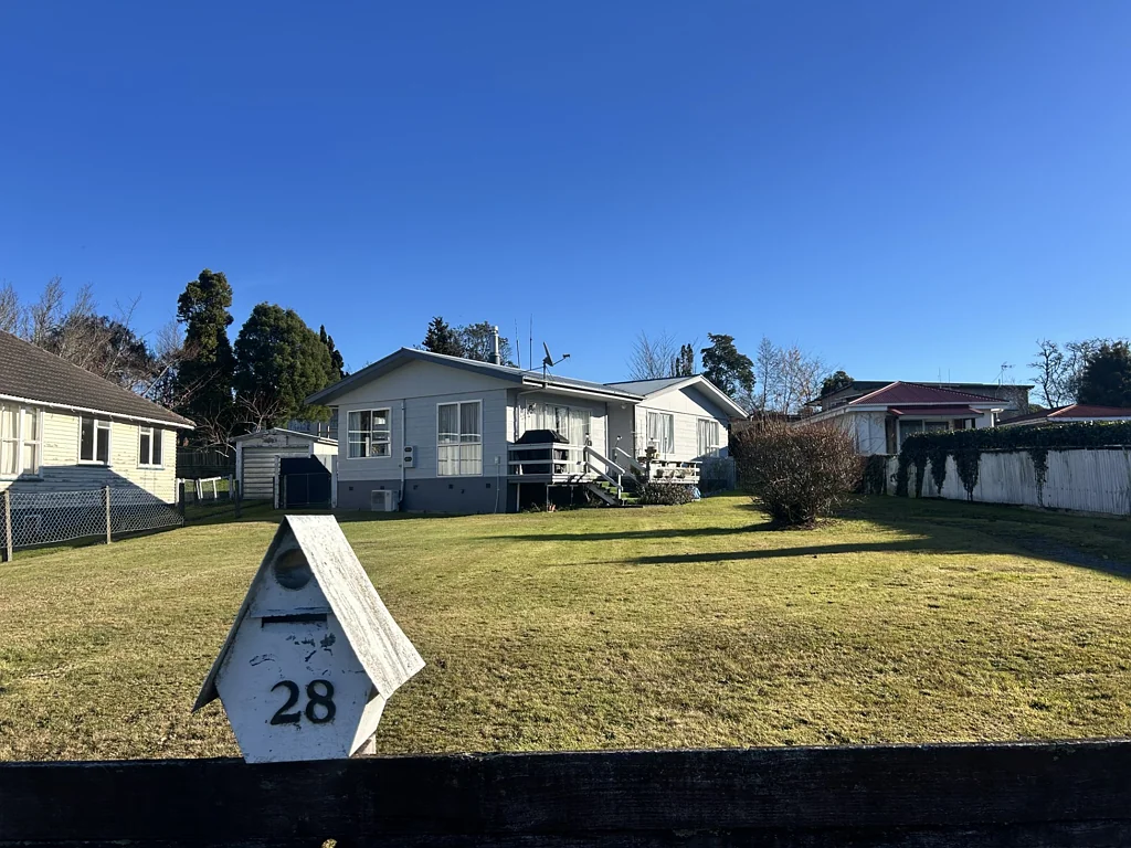 Tokoroa 3Phòng ngủ Bathed in Natural Light