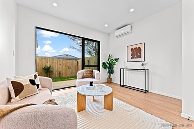 Te Atatu Peninsula 3 Bedroom Brand New! Modern! Convenience!