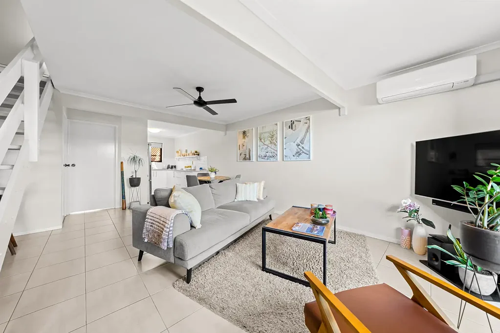 Springwood 2 Slaapkamer Stylish & Low-Maintenance Townhouse in a Prime Springwood Location