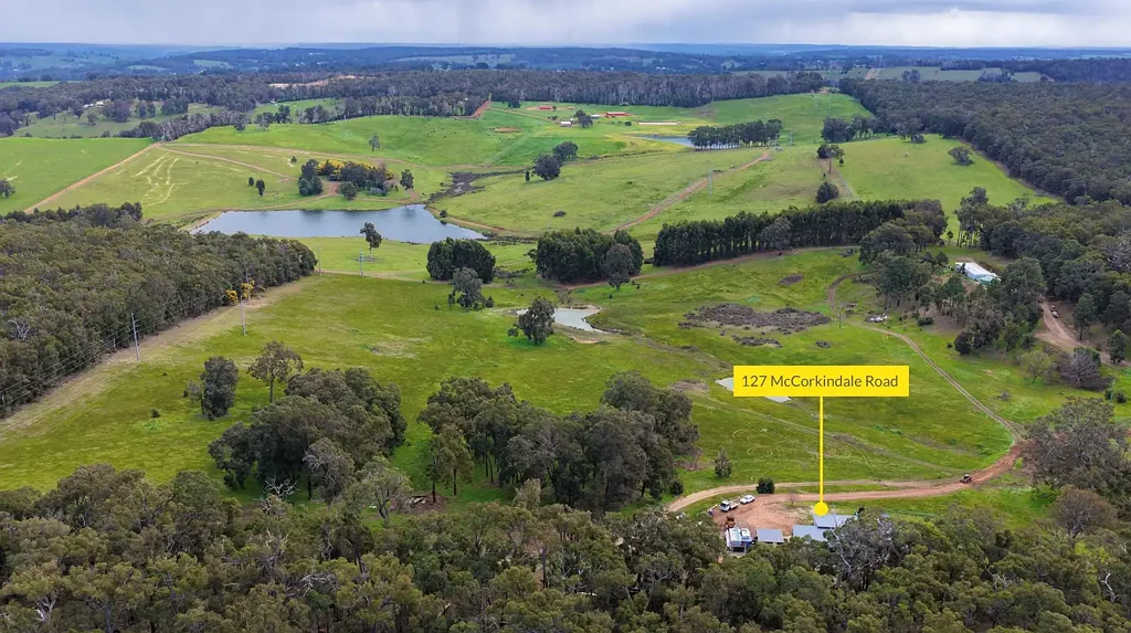 Kangaroo Gully 4房  Modern Country Elegance with Sweeping Rural Views
