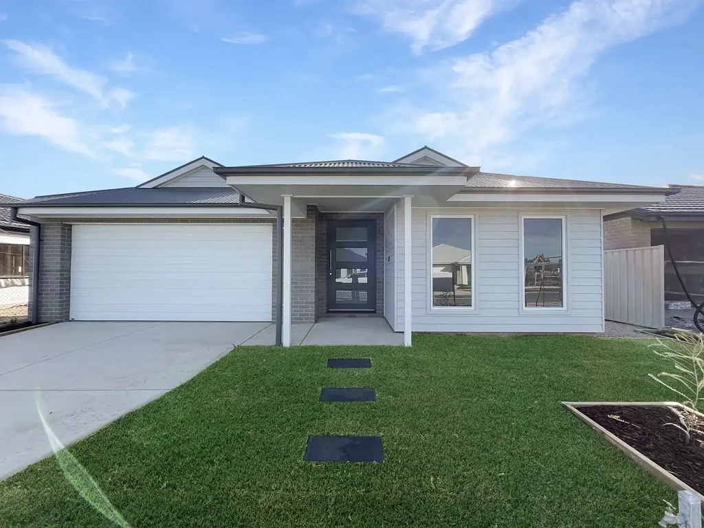 Luxury Living at its Best - 4 Bed, 2 Bath, 2 living Masterpiece