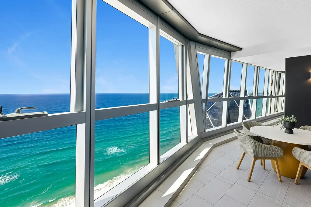 Surfers Paradise 3कमरा Jewel Sub-Penthouse - Brand New - Absolute Beachfront!