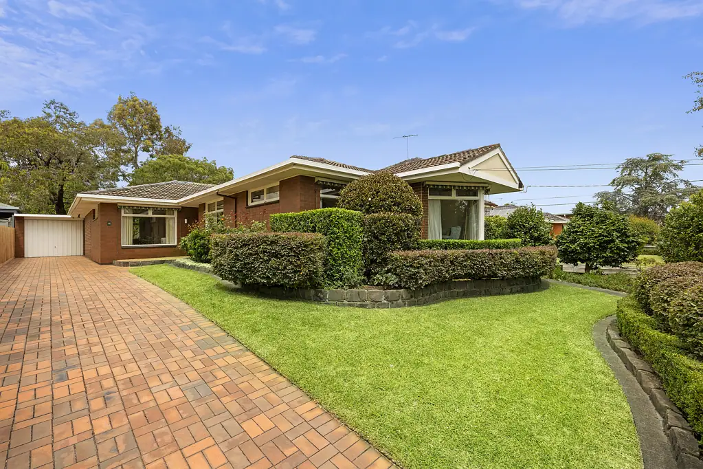 42 Pasadena Crescent, Bentleigh East, VIC 3165