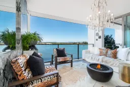 31203 Ephraim Island, Paradise Point