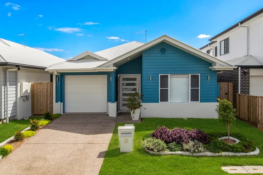 8 Pinbarren Street, Banya, QLD 4551