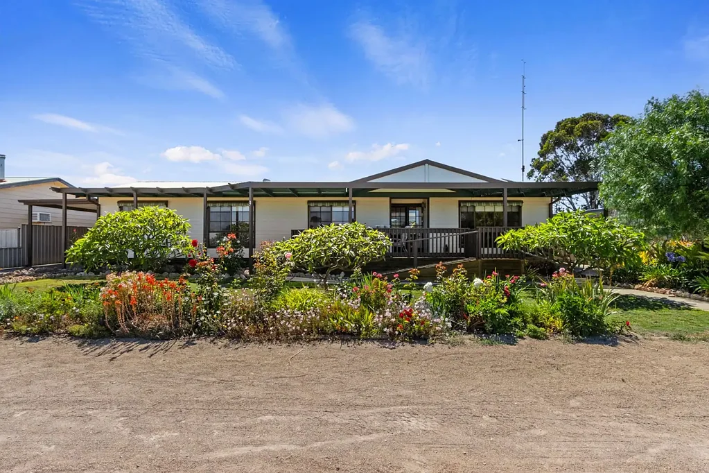 219 Songvaar Road, Port Victoria, SA 5573