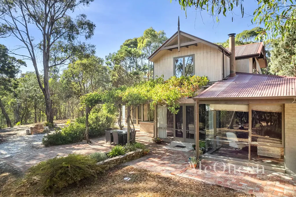 Hepburn 4房  An Architectural Gem by Clinton Krause Immersed in Nature
