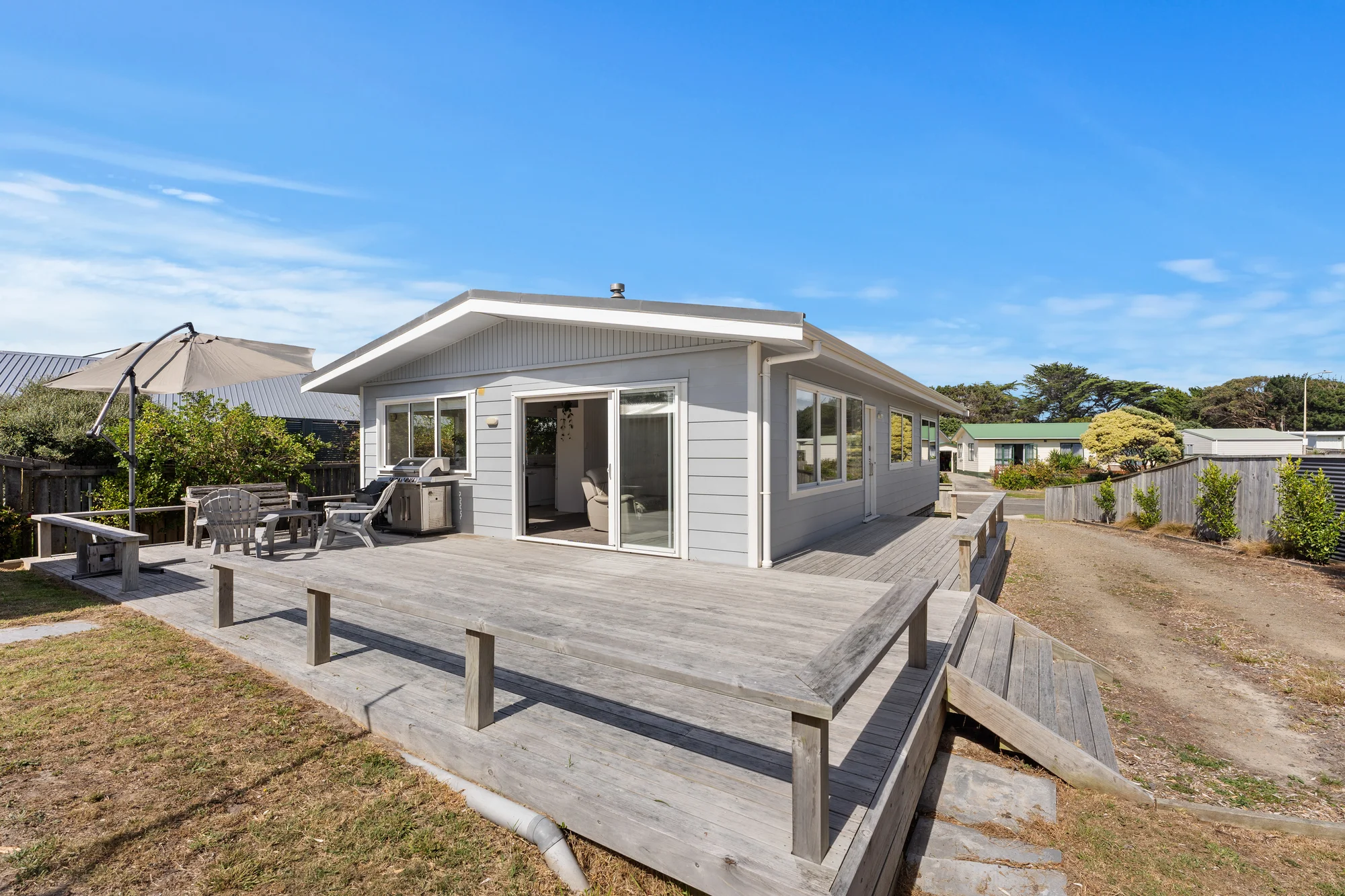 Otaki Beach 3Phòng ngủ Prime Beach Location