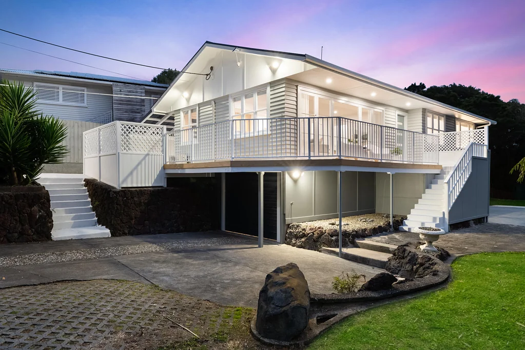 Te Atatu Peninsula 3 Bedroom Fully Renovated Gem in Sought-After Taipari Strand