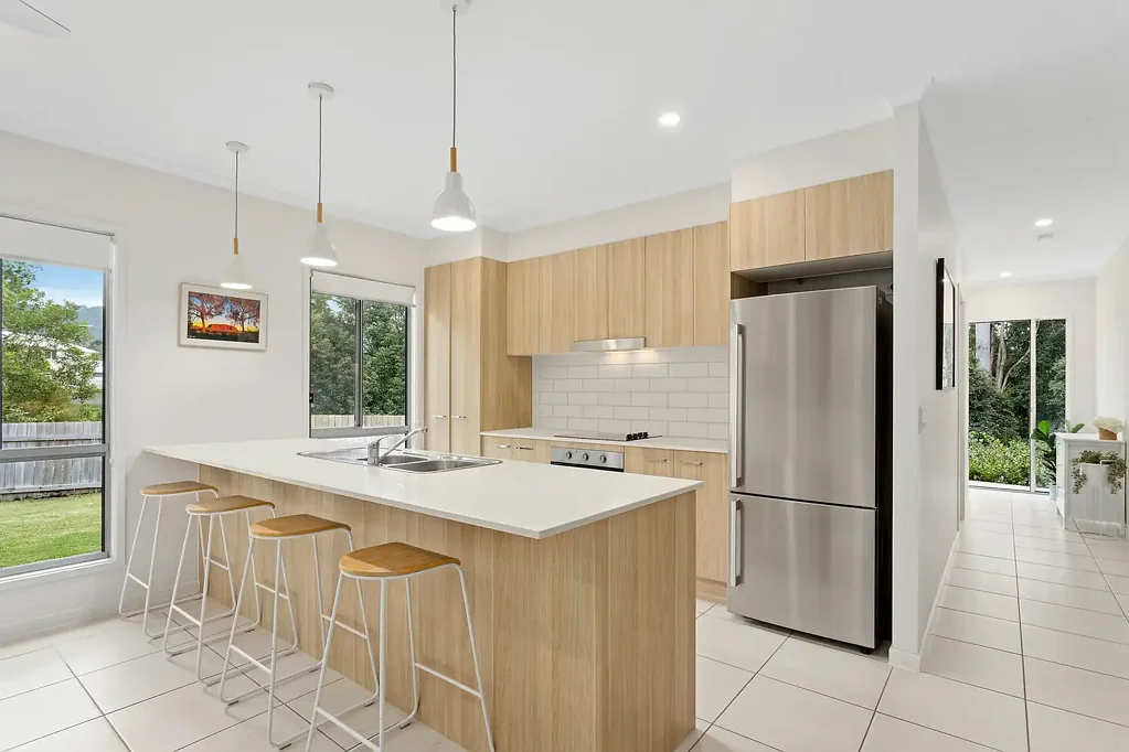 Mooloolah Valley 3कमरा Corner block duplex in tranquil Mooloolah Valley setting - Entry level Sunshine Coast buying