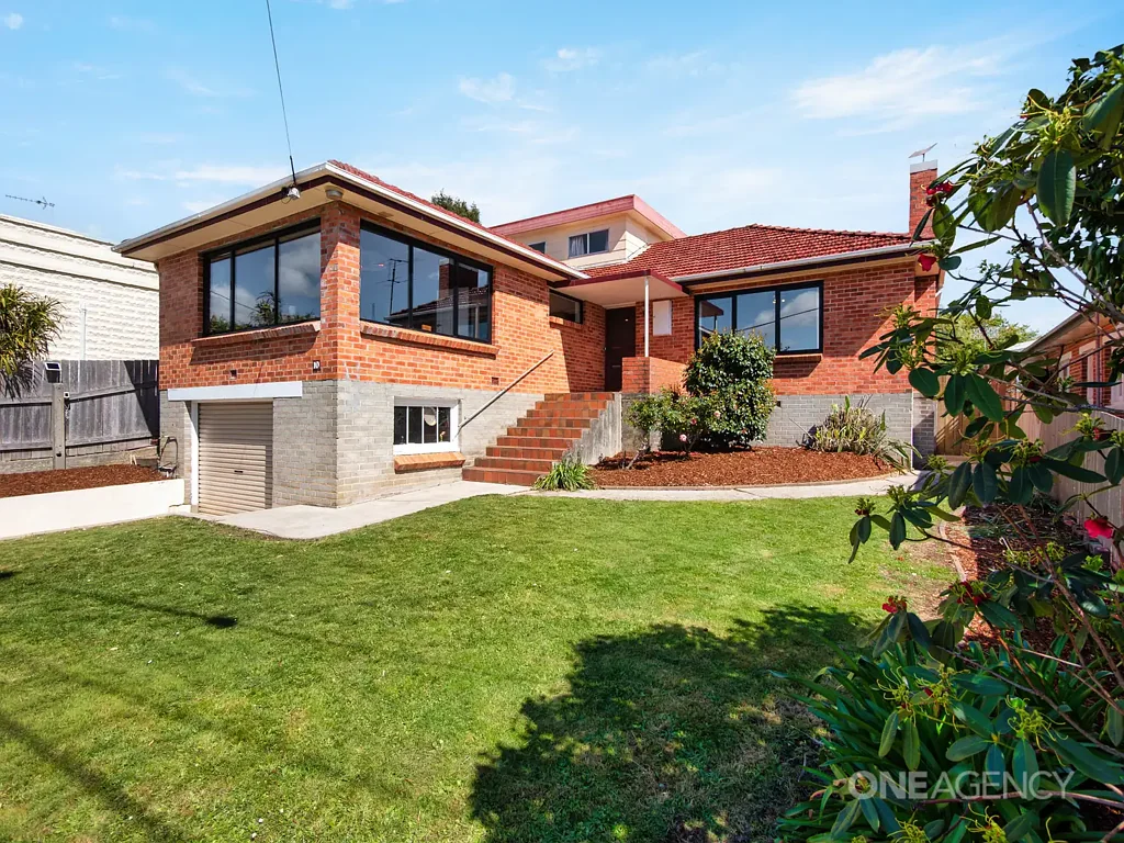 Parklands 4कमरा Beautifully Renovated 4 Bedroom Family Home: Sea Views + Parents/Visitors Retreat