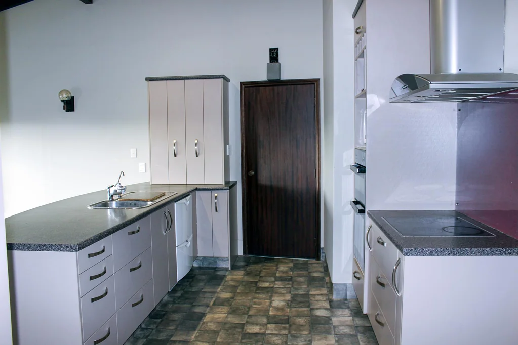 LARGE SPACIOUS HOME