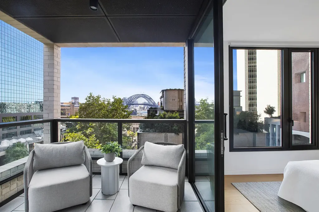 City Living at its Finest in this Stunning 3-bedroom apartment