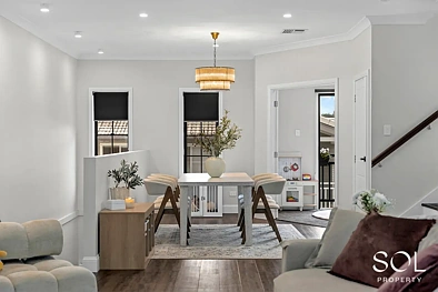 Bridgeman Downs 4房 专属 Motif 精品社区的雅致三层生活 Sophisticated Tri-Level Living in the Exclusive Motif Boutique Complex