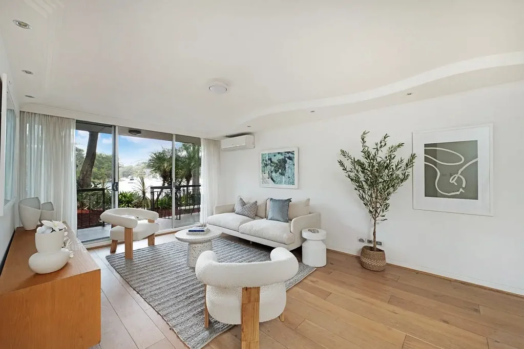 Ultimate Waterfront Apartment with Parking