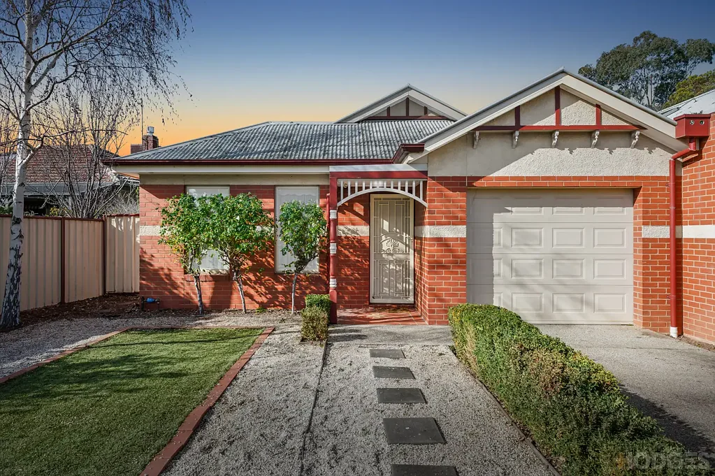 Werribee 2 Bedroom SIMPLY STUNNING!