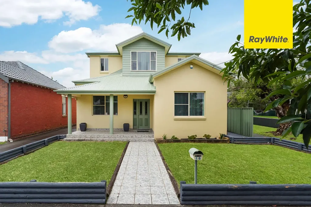 Lidcombe 4 Bedroom SPACIOUS FAMILY LIVING IN A PRIME LOCATION