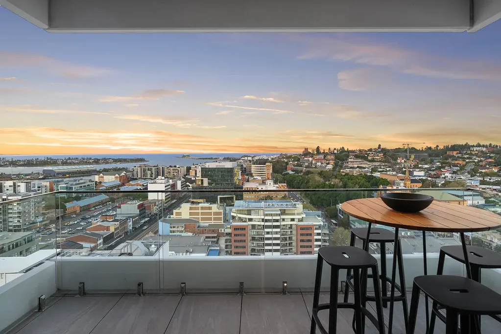 Newcastle 3 Slaapkamer Put simply, a super-sized penthouse with Newcastle’s best views