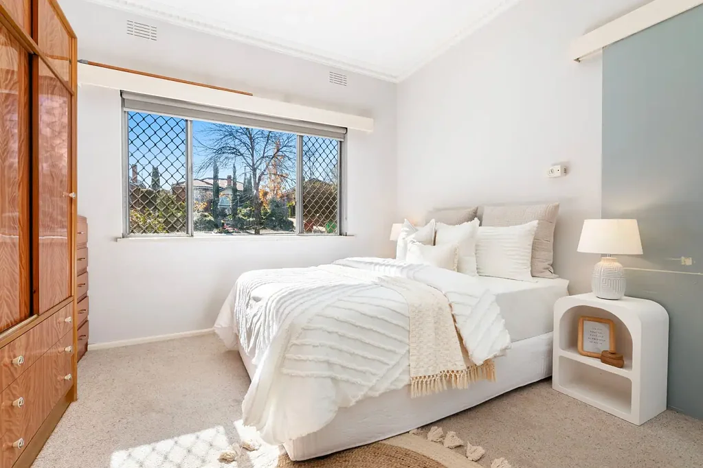 East Albury 3Habitaciones Location First, Potential Next - A Smart Buy Awaits!