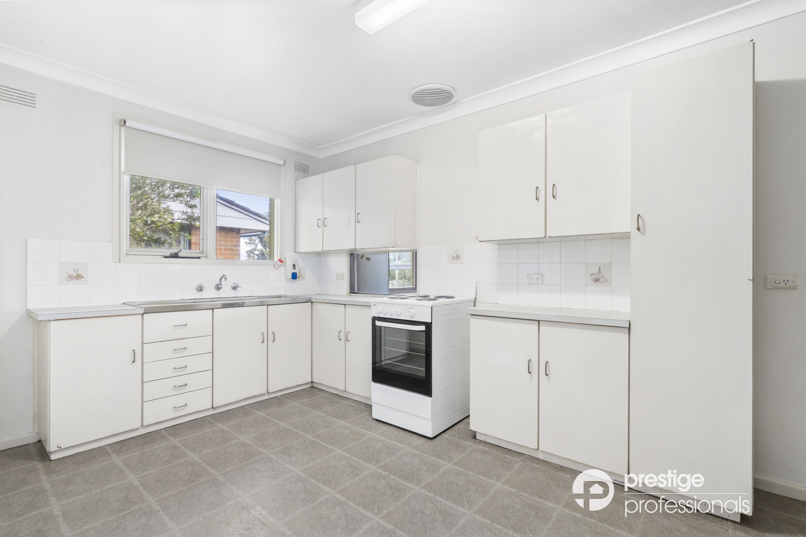 14 MADANG ST, HOLSWORTHY NSW 2173, 0 chambres, 0 salles de bain, House