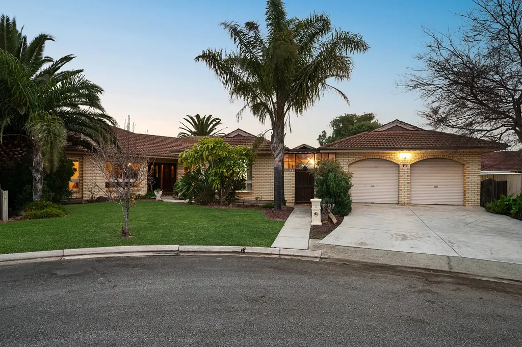 West Lakes 4Moenga Substantial Space in a Peaceful Cul-de-Sac