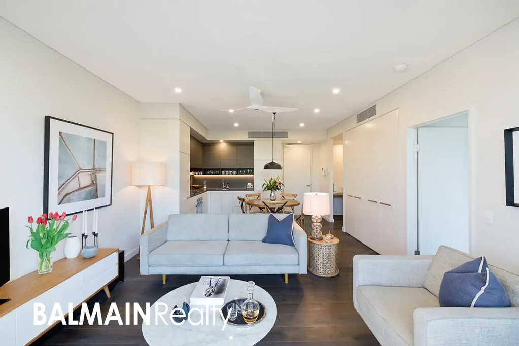 Extra Large One Bedroom Apartment Plus Study with Parking in the Union Balmain Complex