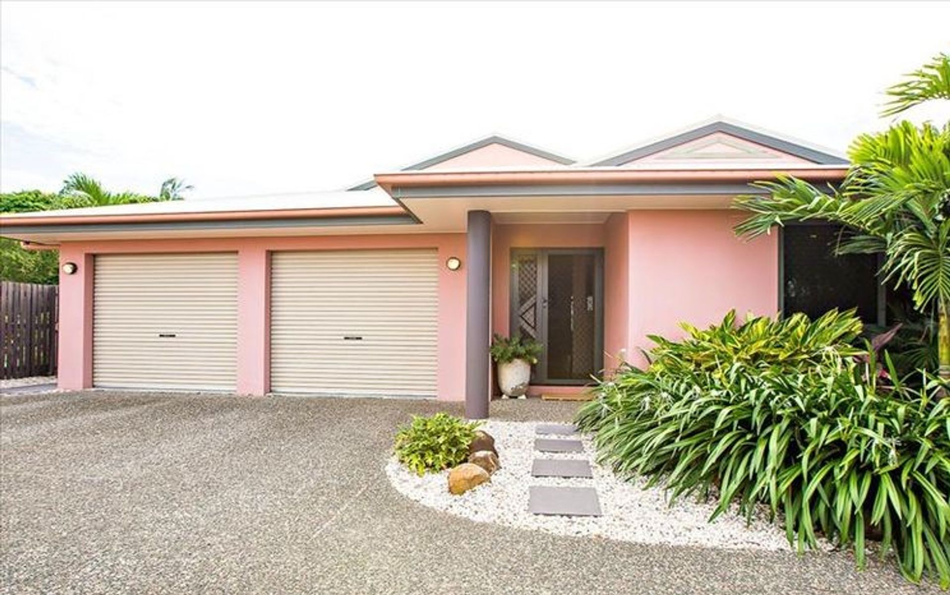 UNIT 2 8 WINDSOR ST, GLENELLA QLD 4740, 0 rūma, 0 rūma horoi, Unit