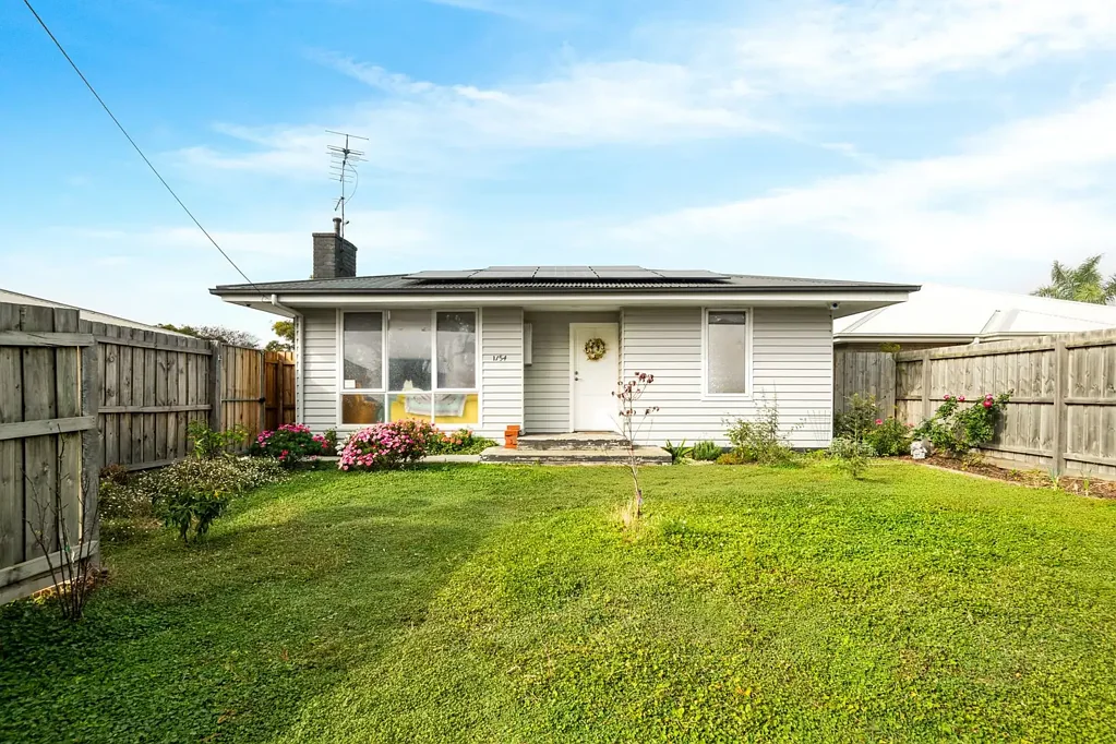 Norlane 2침실 Modern, Low-Maintenance Living in a Convenient Location