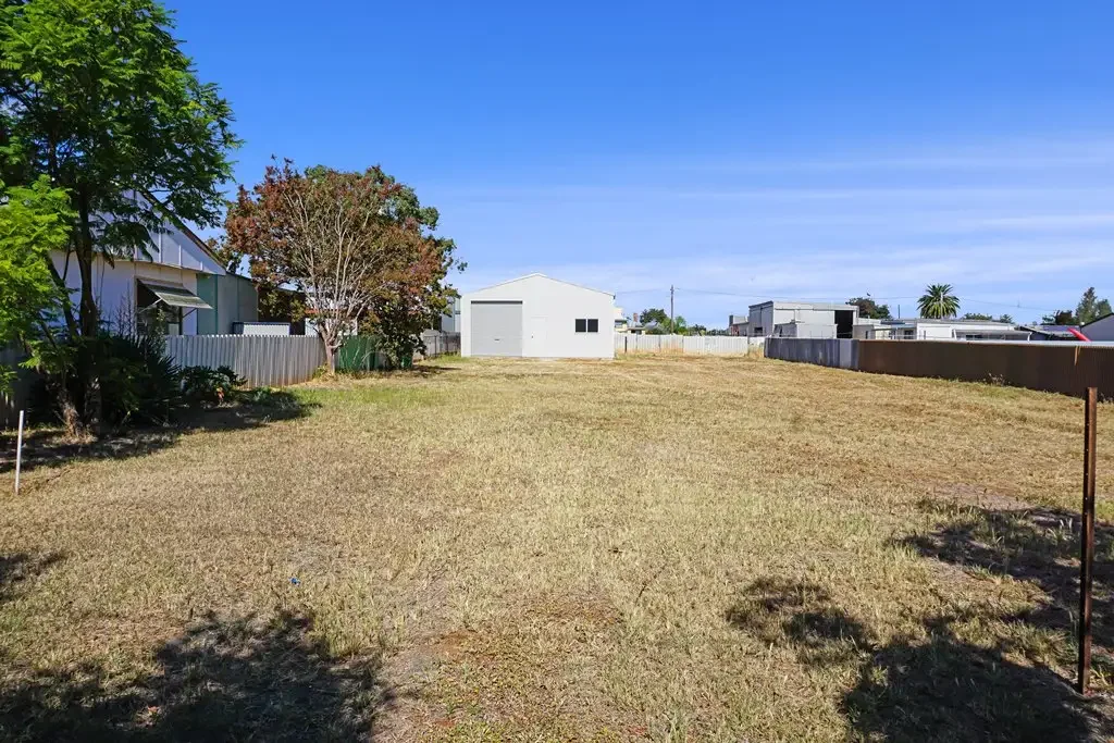 76 George Bland Avenue, Wyalong, NSW 2671