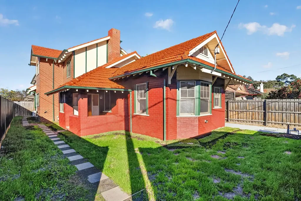 Preston 7房 高收益投资或您自己的杰作 7卧、3卫、3厨 靠近 Preston Station HIGH-YIELD INVESTMENT OR YOUR OWN MASTERPIECE 7 BED, 3 BATH, 3 KITCHEN NEAR PRESTON STATION