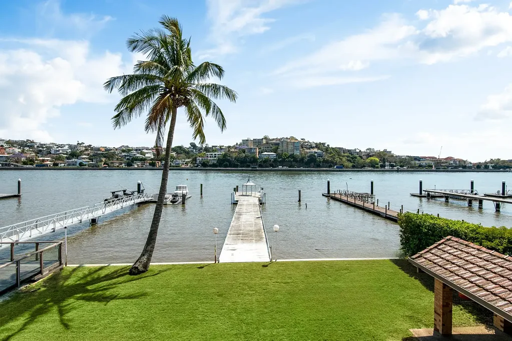 Bulimba 5chambre Rare North-Facing Riverfront Estate – 930m² Across Two Titles