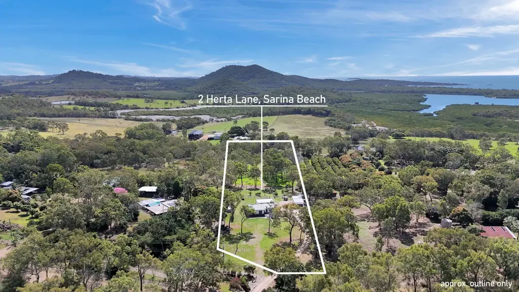 Sarina Beach 3 Bedroom Coastal Acreage Lifestyle – The Best of Both Worlds