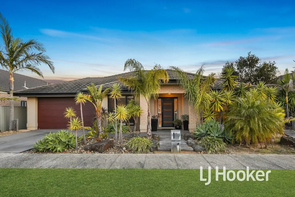 37 Cormorant Parade, Pakenham, VIC 3810
