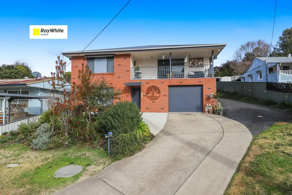 Tumut 4 Bedroom Views & More!