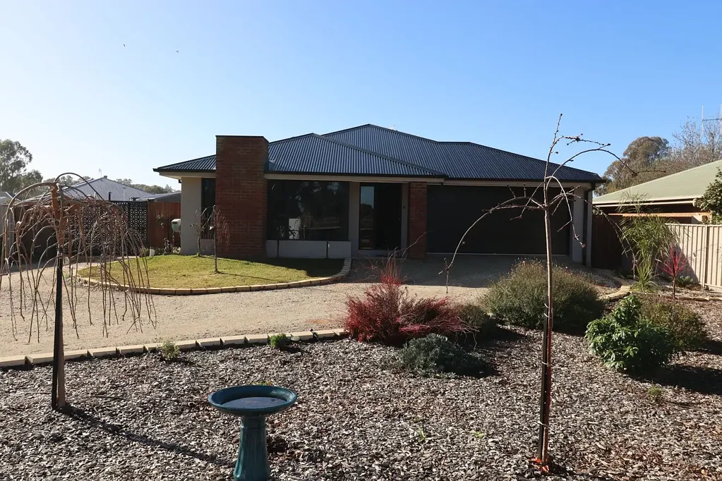 Koondrook 4ਬੈੱਡਰੂਮ Modern 4 Bedroom Family Home
